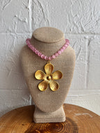 Retro Daisy on Gemstone Necklace