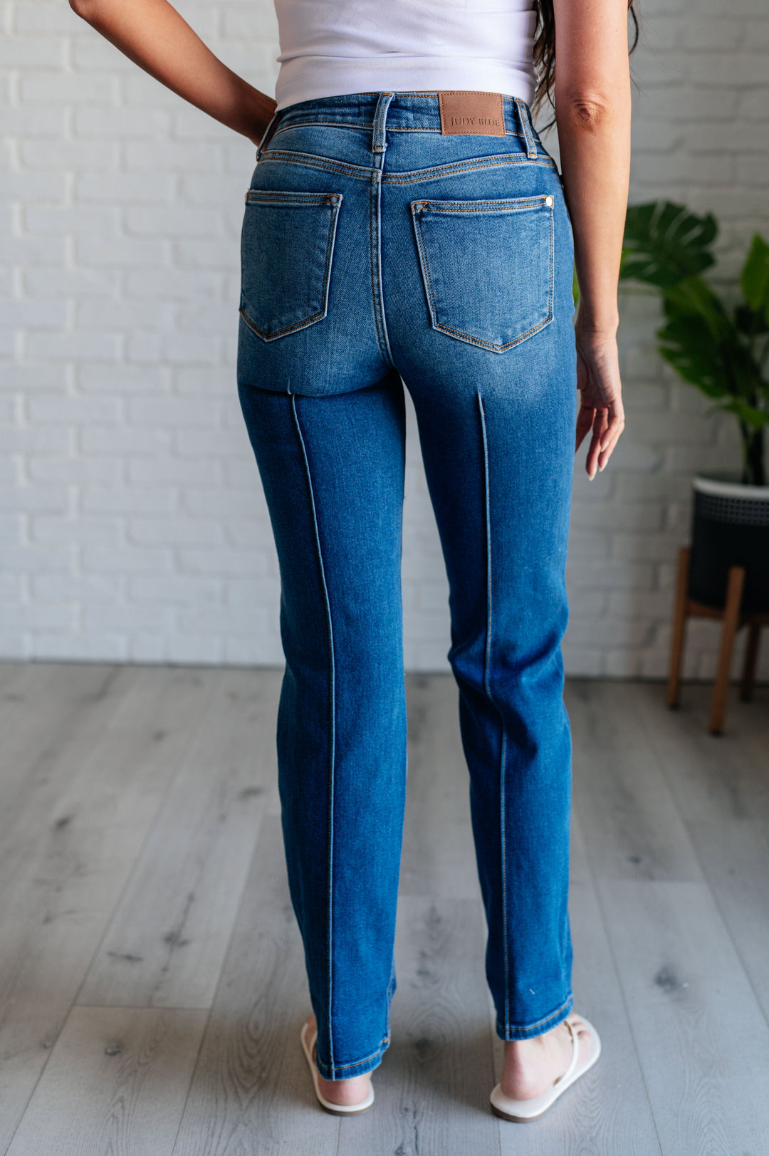 Judy Blue: Walk the Line High Rise Center Seam Detail Straight Jeans