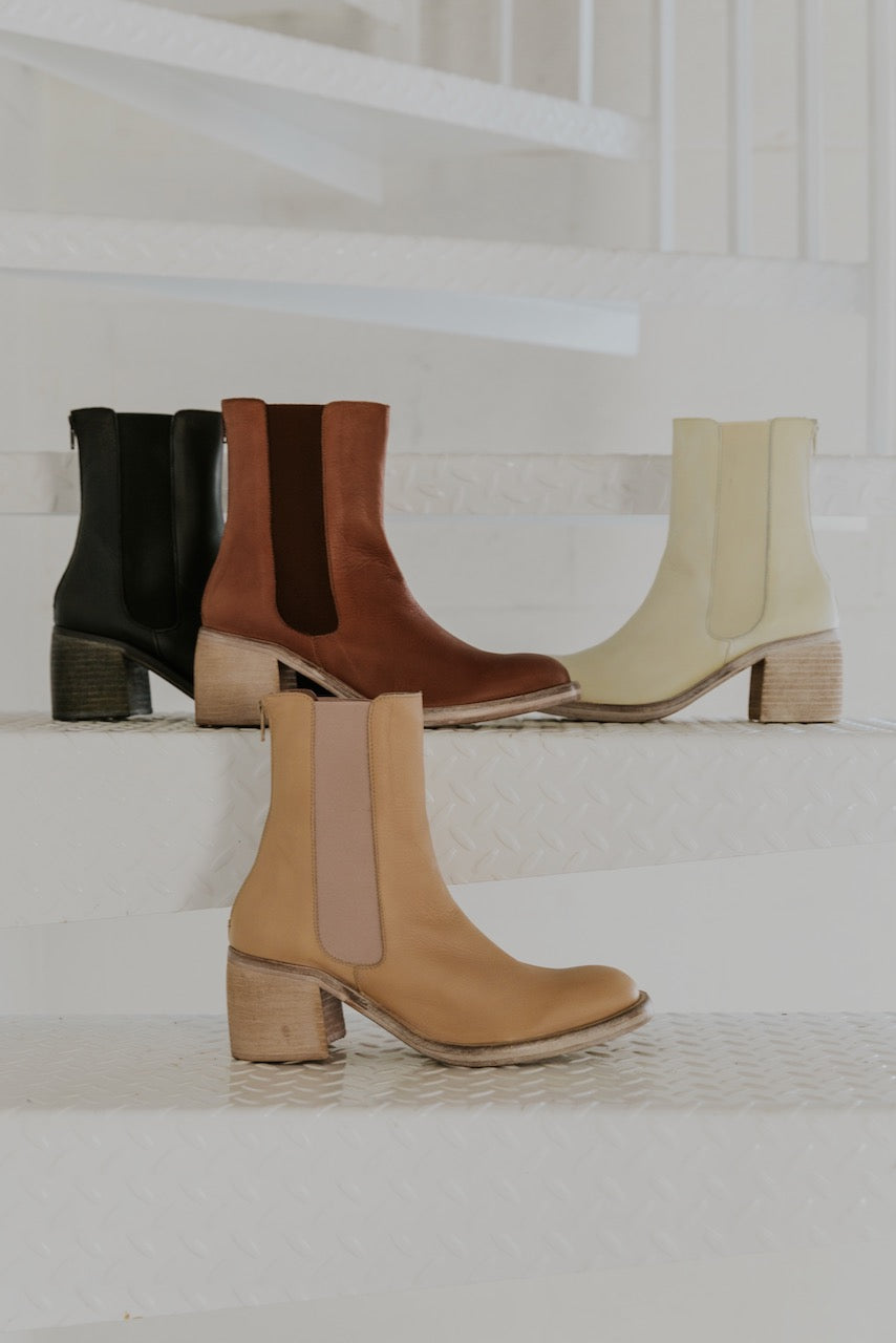 Free People: Essential Chelsea Boots