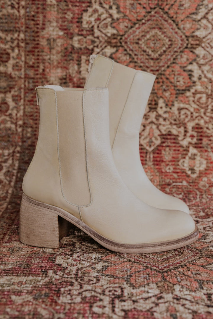 Free People: Essential Chelsea Boots