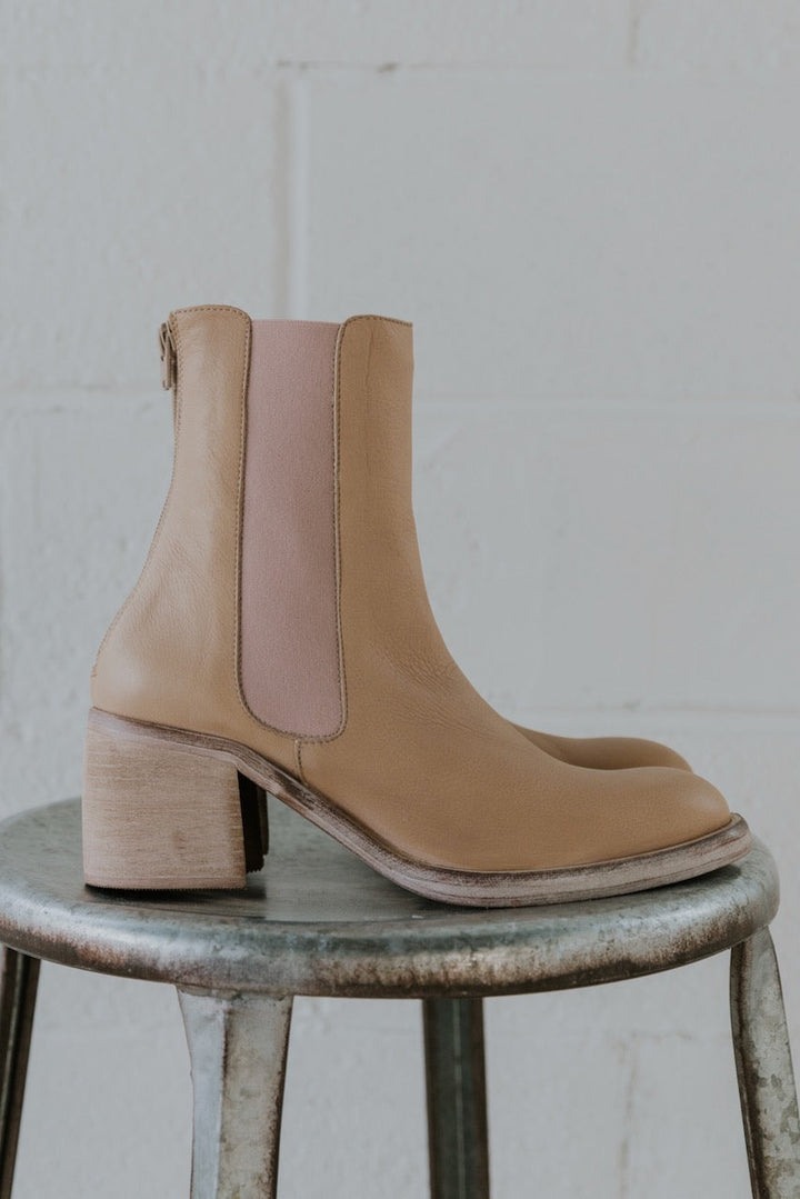 Free People: Essential Chelsea Boots