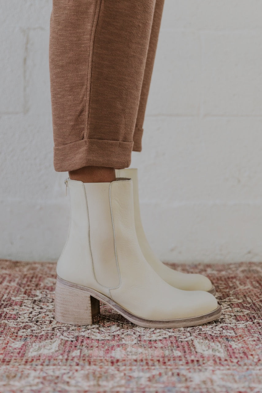 Free People: Essential Chelsea Boots