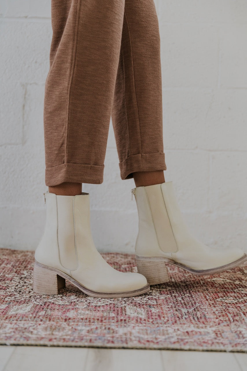 Free People: Essential Chelsea Boots