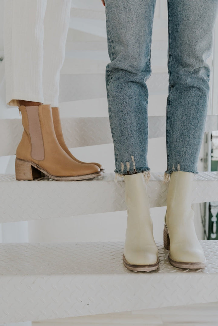 Free People: Essential Chelsea Boots