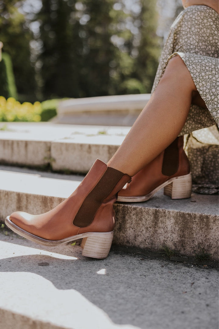 Free People: Essential Chelsea Boots