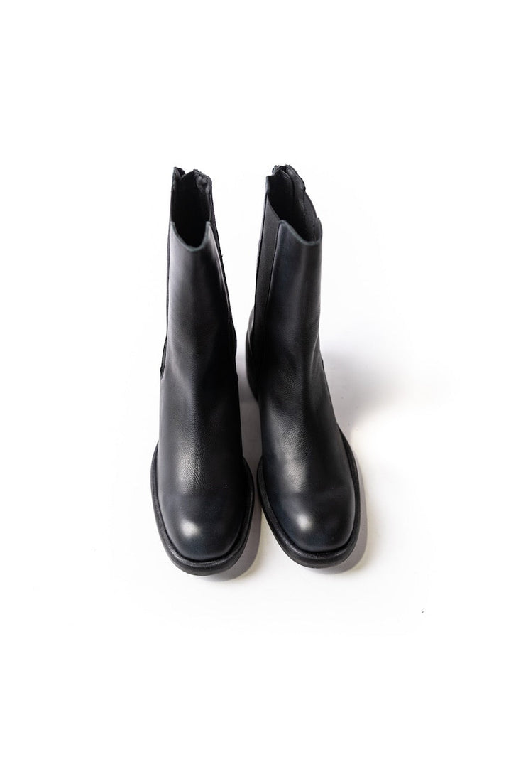 Free People: Essential Chelsea Boots