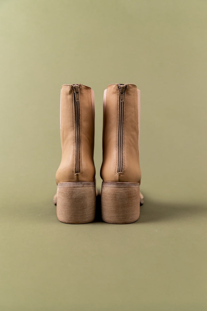 Free People: Essential Chelsea Boots