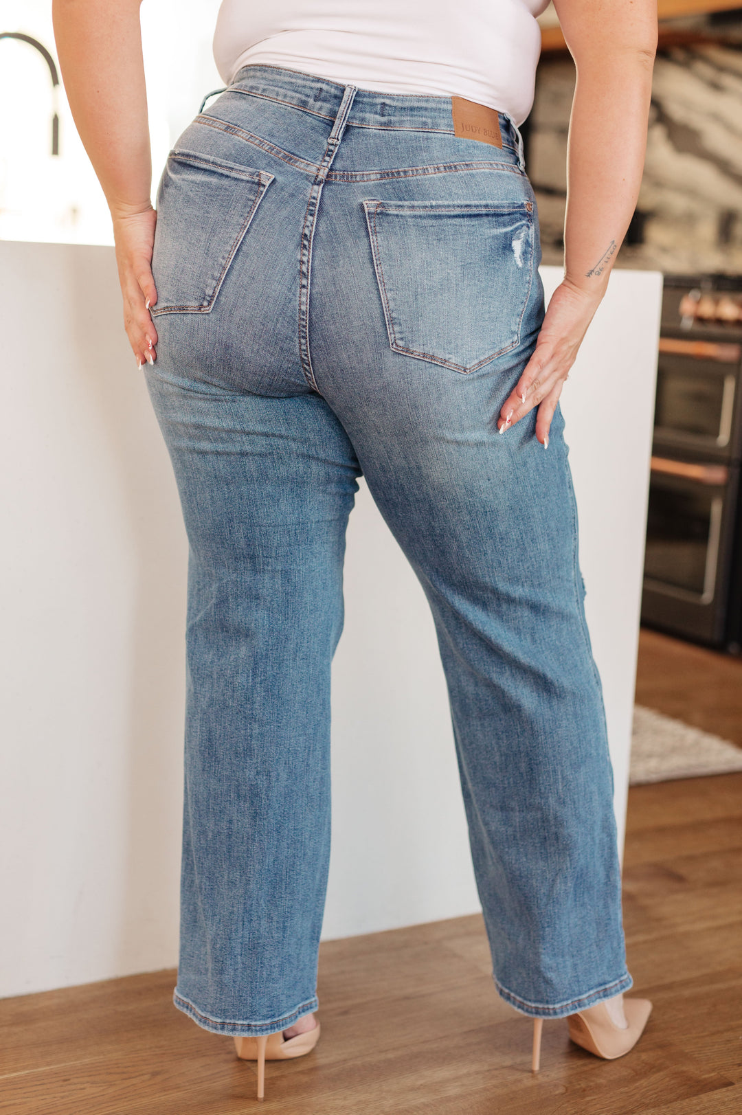 JUDY BLUE: Bri High Rise Control Top Distressed Straight Jeans
