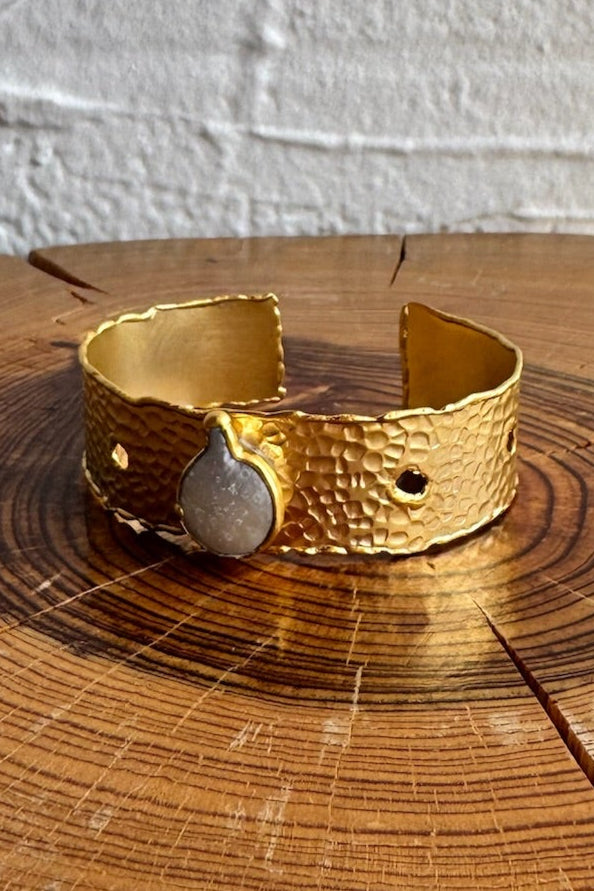 The Lady LUXE Cuff Bracelet – Pearl