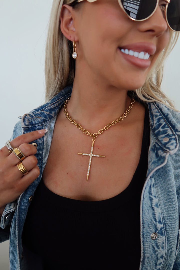 Chansuttpearls | LUXE CROSS NECKLACE