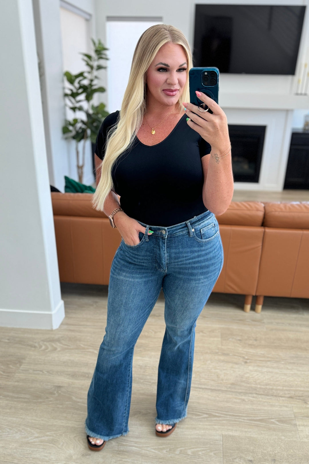 JUDY BLUE: Amelia High Waist Control Top Frayed Hem Flare Jeans