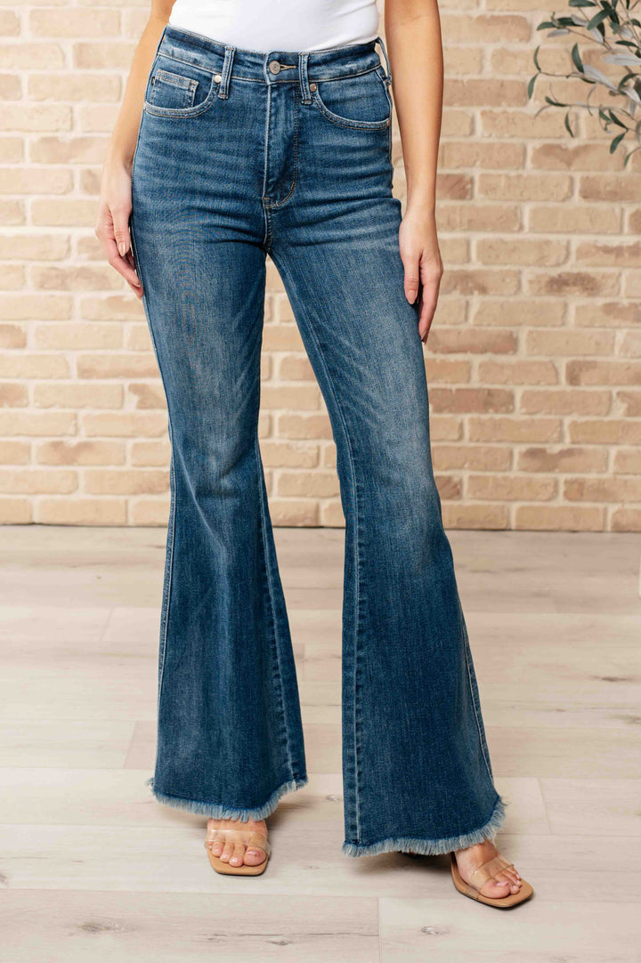 JUDY BLUE: Amelia High Waist Control Top Frayed Hem Flare Jeans