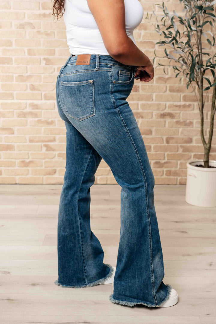 JUDY BLUE: Amelia High Waist Control Top Frayed Hem Flare Jeans