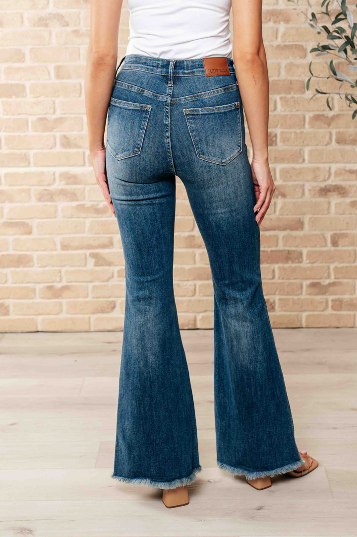 JUDY BLUE: Amelia High Waist Control Top Frayed Hem Flare Jeans