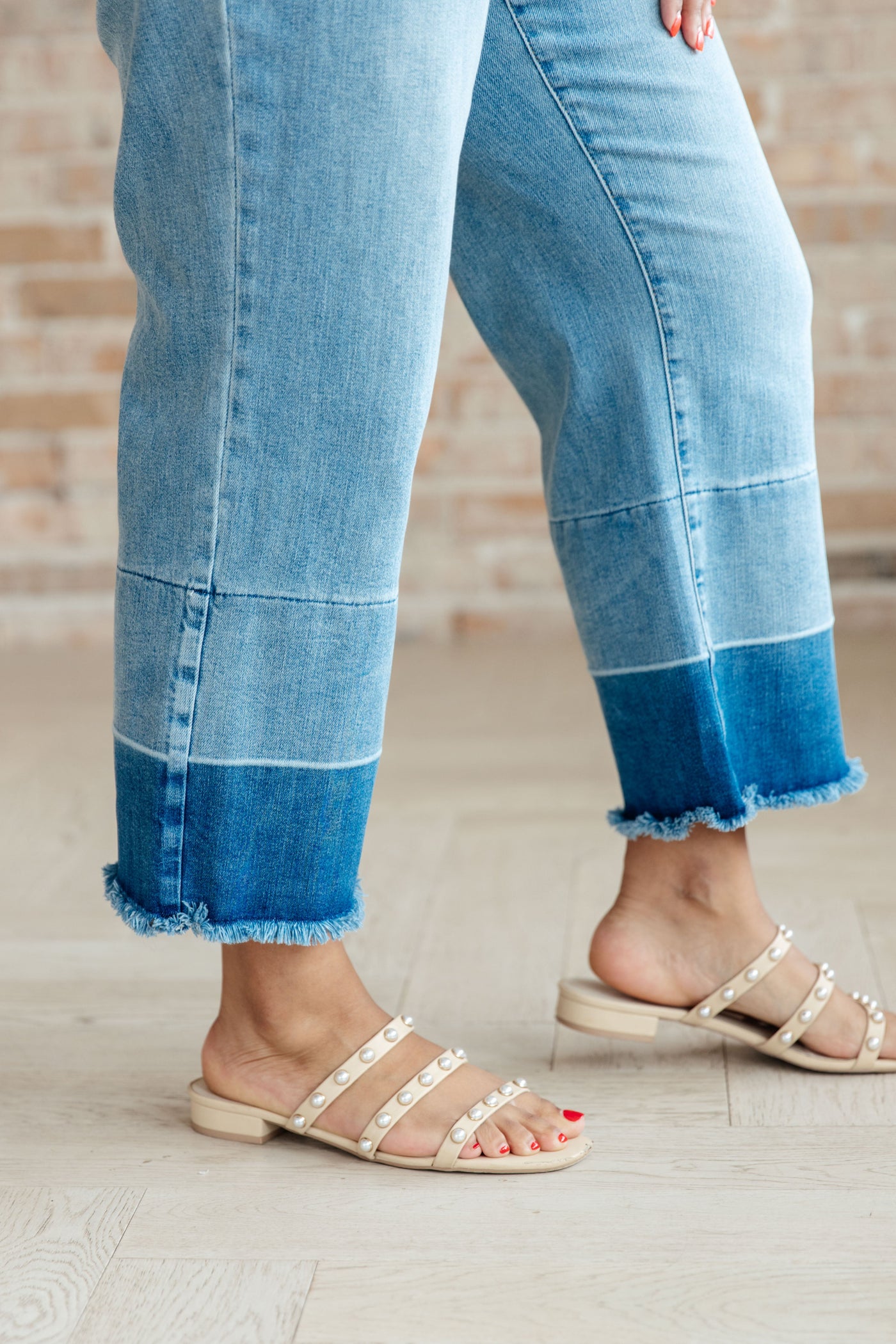Judy Blue: Olivia High Rise Wide Leg Crop Jeans in Medium Wash