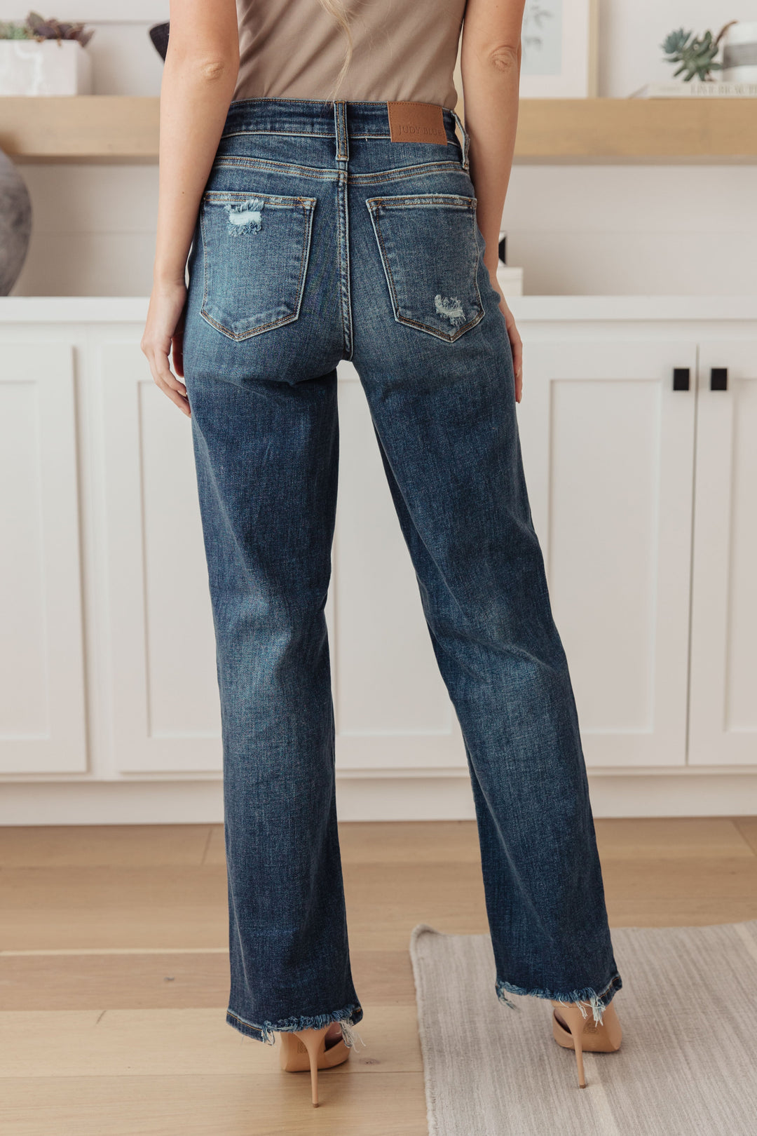 Judy Blue: Remi High Rise 90's Straight Jeans in Dark Wash