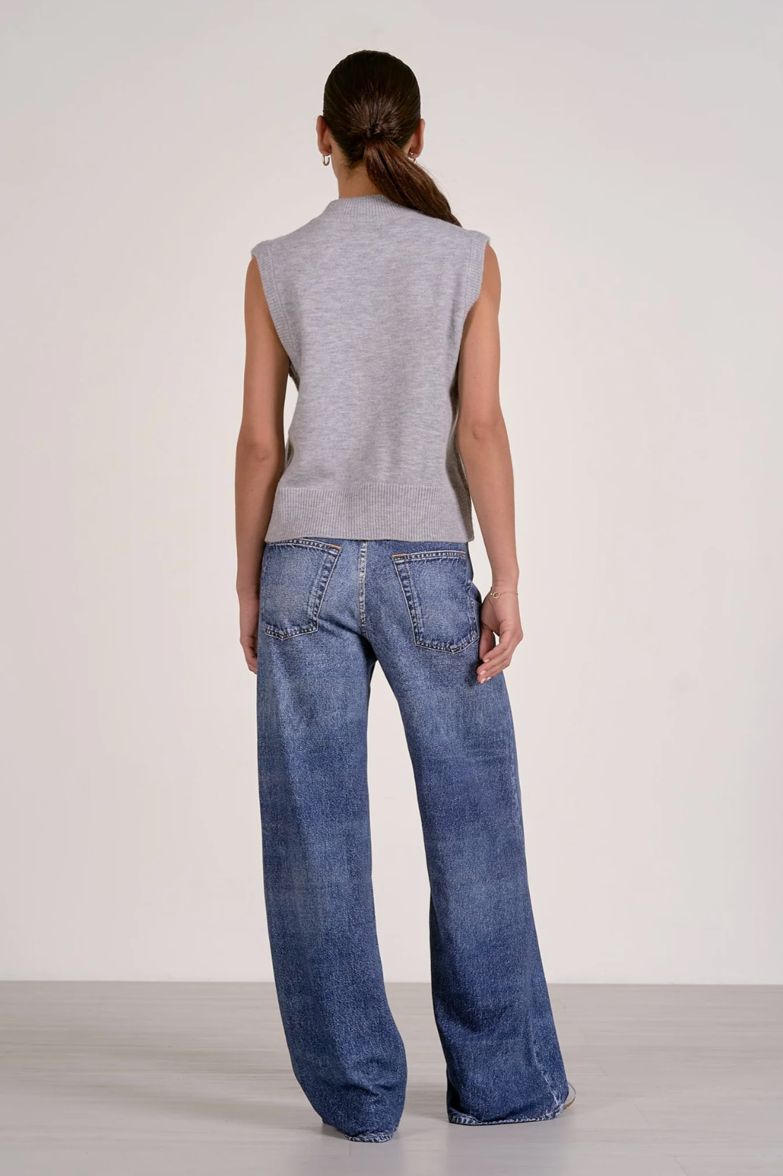 Britt Sleeveless Sweater Top