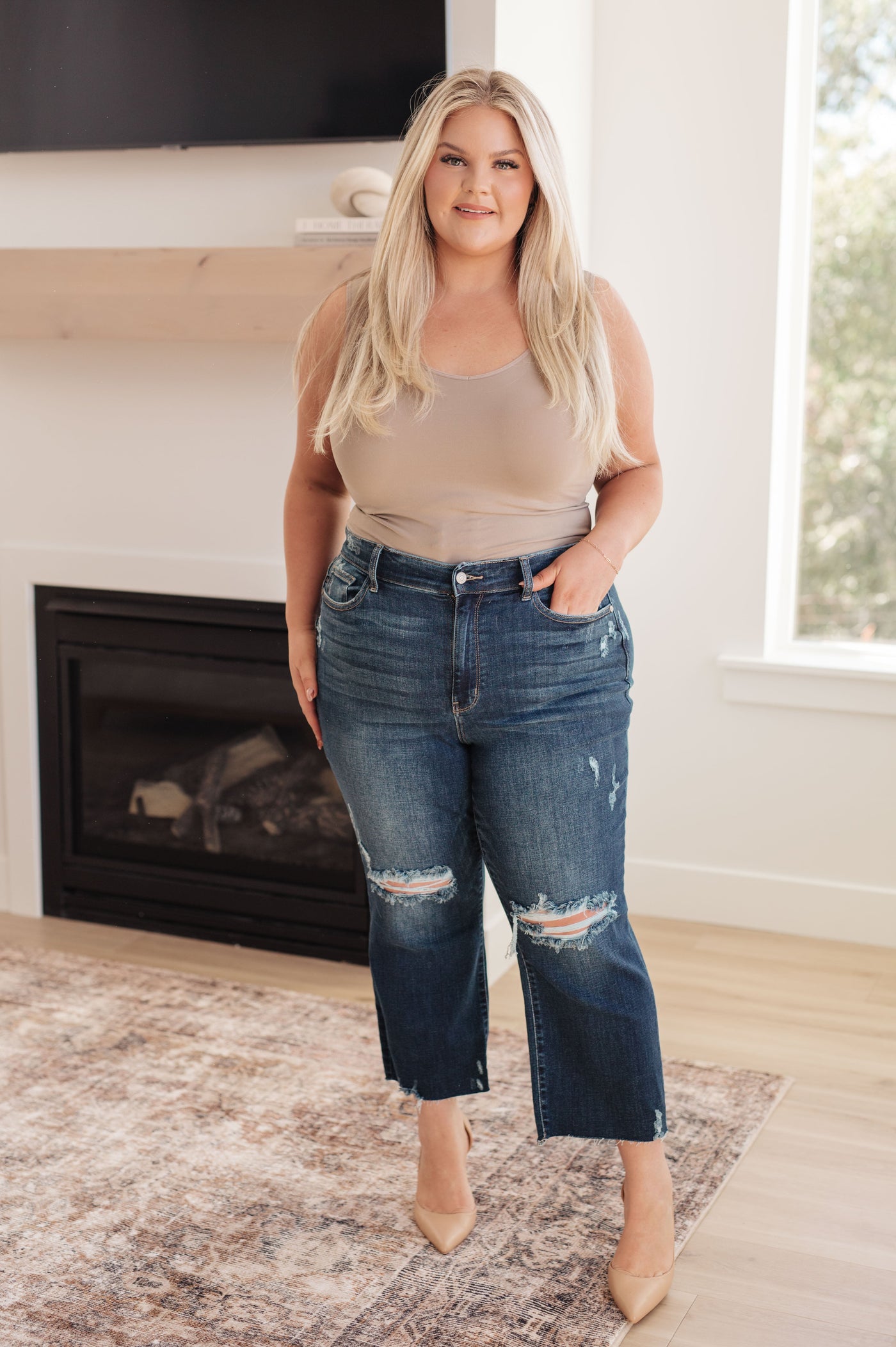 Judy Blue: Whit High Rise Distressed Wide Leg Crop Jeans
