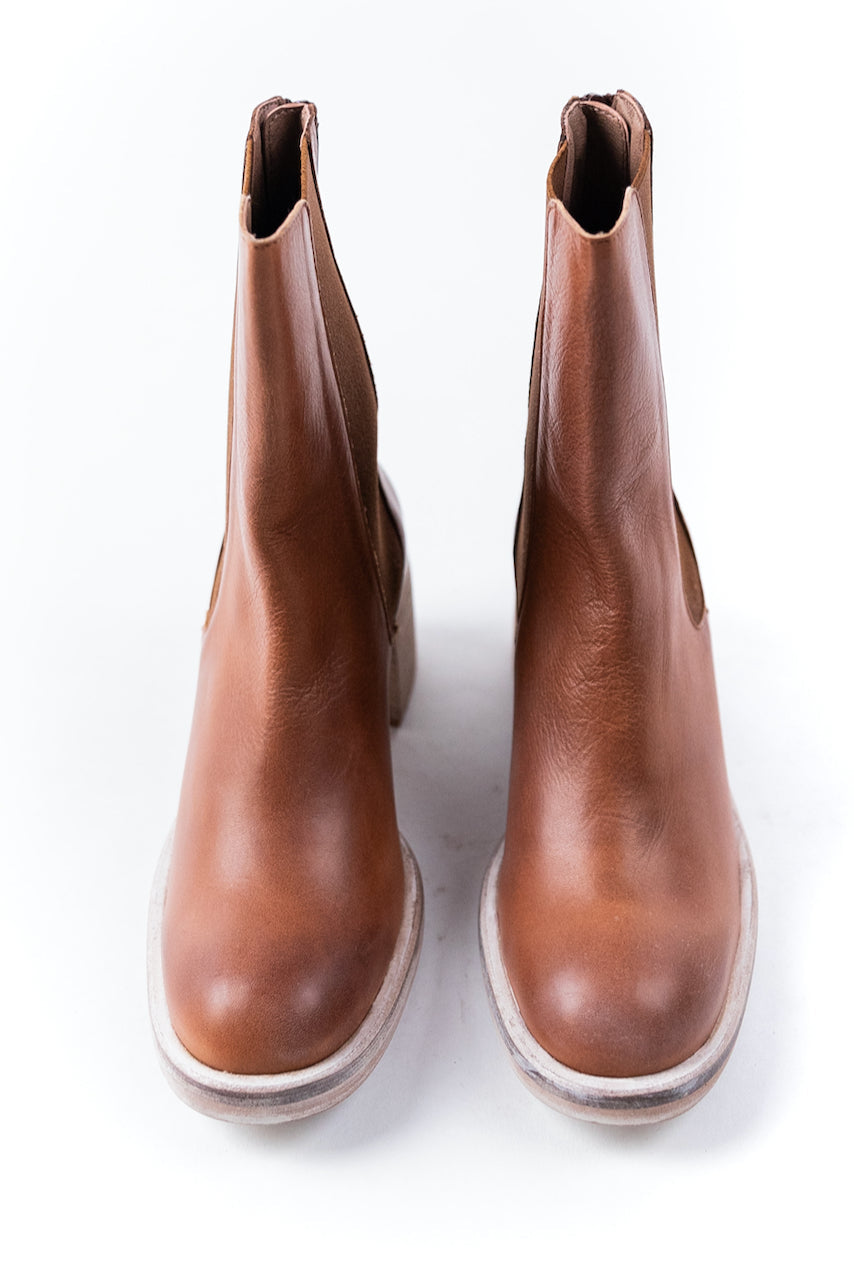 Free People: Essential Chelsea Boots