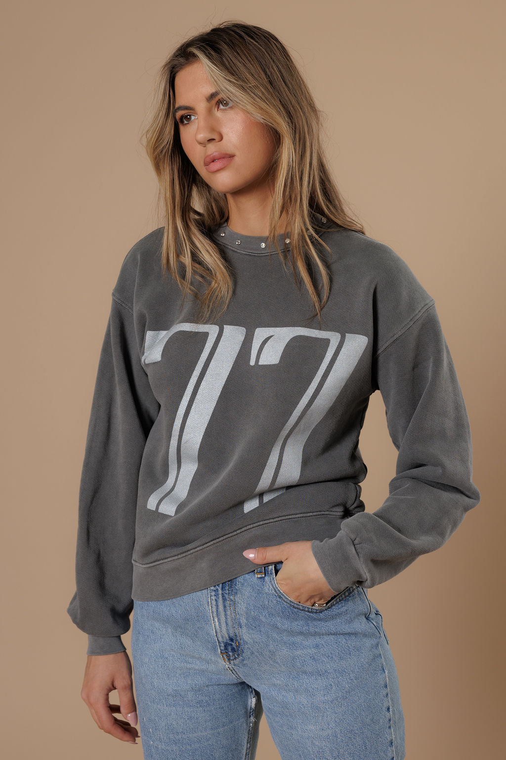 77 SWEATSHIRT